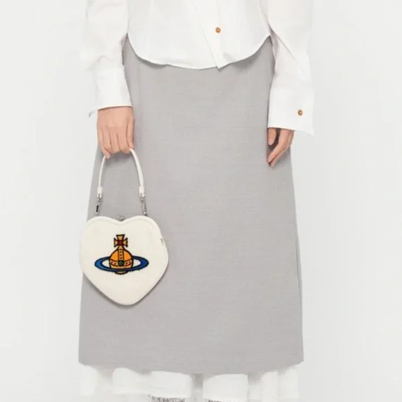 NWT Vivienne Westwood Belle Heart Frame Bag in white wool - Picture 5 of 9
